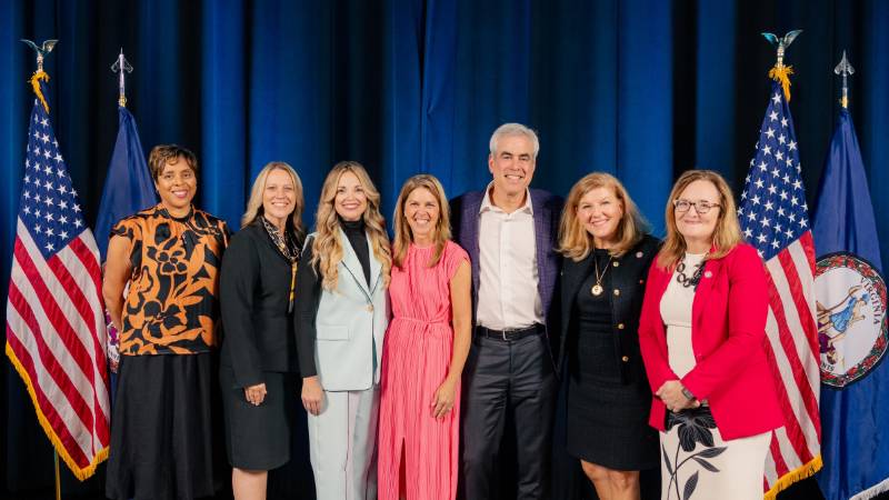 ምስል 3 - ቀዳማዊት እመቤት እና ጆናታን ሃይድት ኮመንዌልዝ - ተቆርጧል